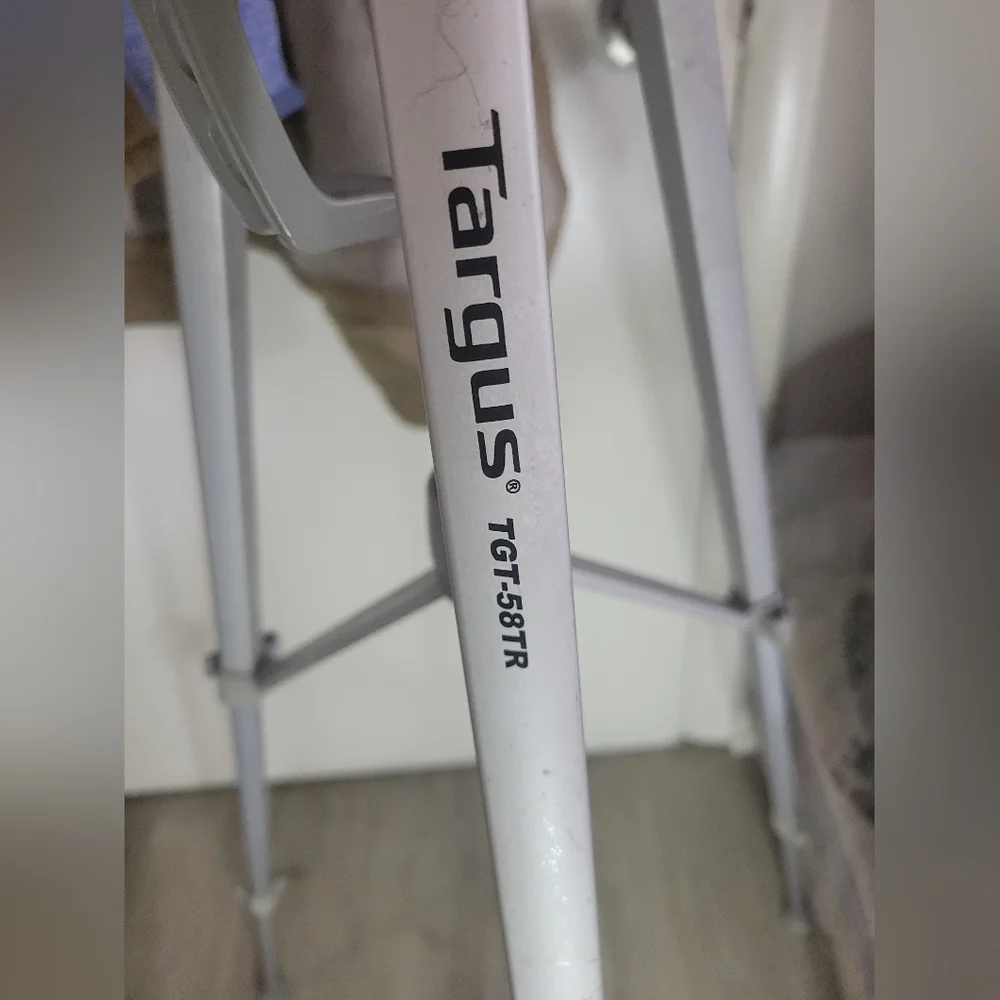 Targus floor standing camera tripod max 58